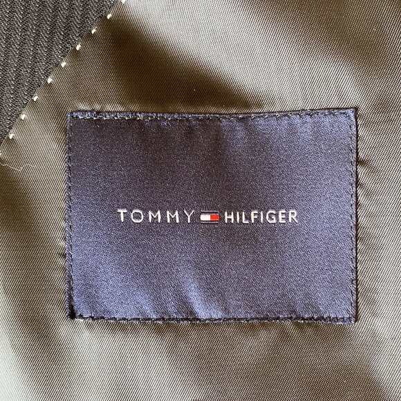 Tommy Hilfiger Black Pin Stripe 100% Wool Blazer - Sz 44 R - Picture 6 of 9